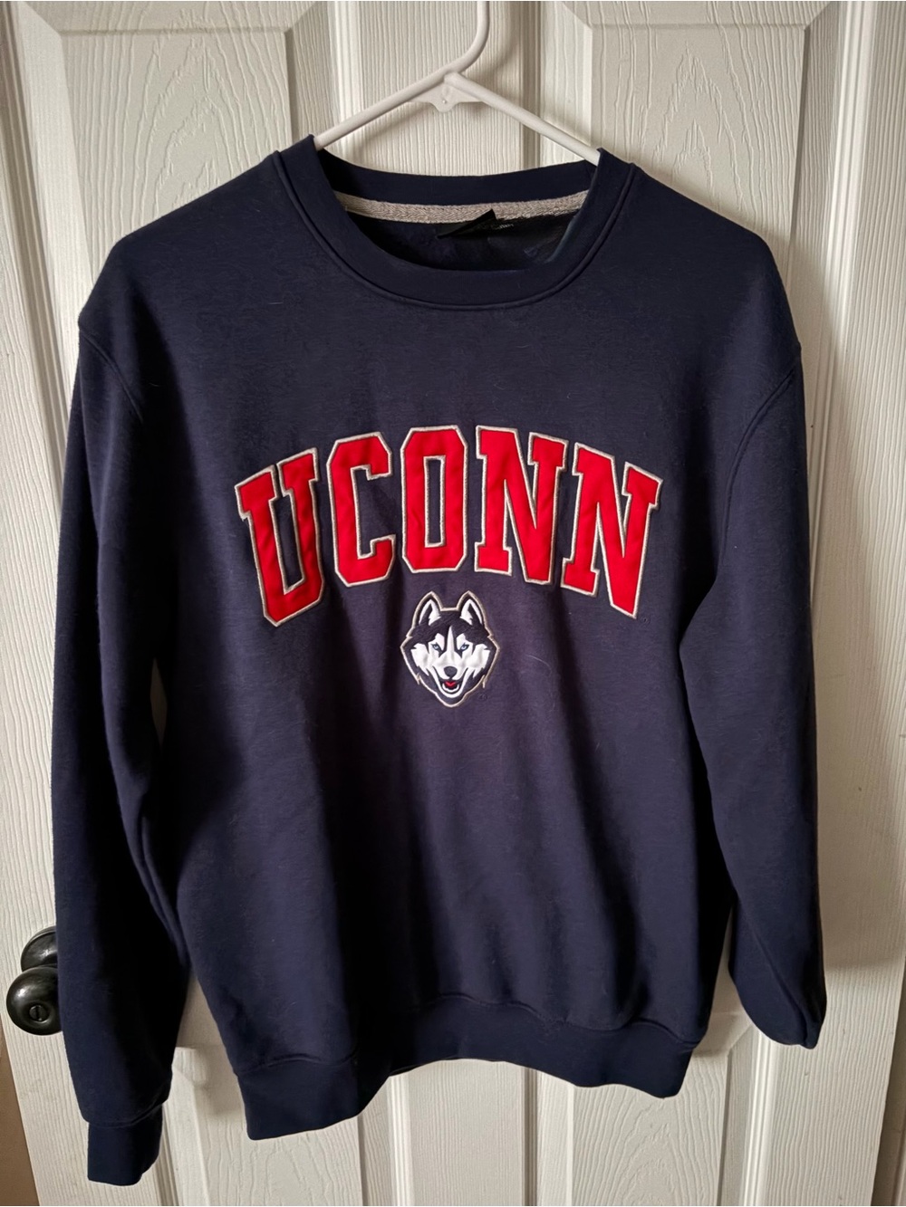 UCONN Huskies Crewneck Navy Blue Sweatshirt Adult Size Small